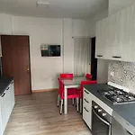 House Lillina ,appartamento Vicino Al Mare Con Privata ,ombrellone E Lettini Appartement *